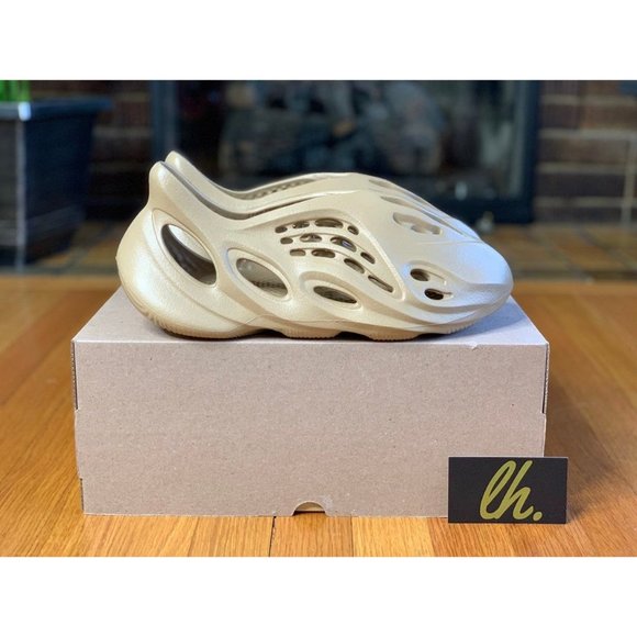 Size 11 Adidas Yeezy FoamRNNR "Ochre" - Picture 3 of 5